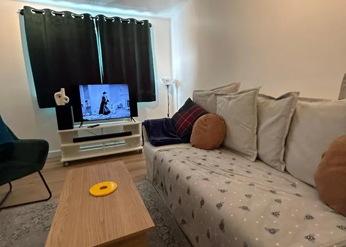 Woodhouse Апартаменти *